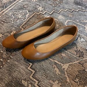 Universal Thread Tan Women's Flats